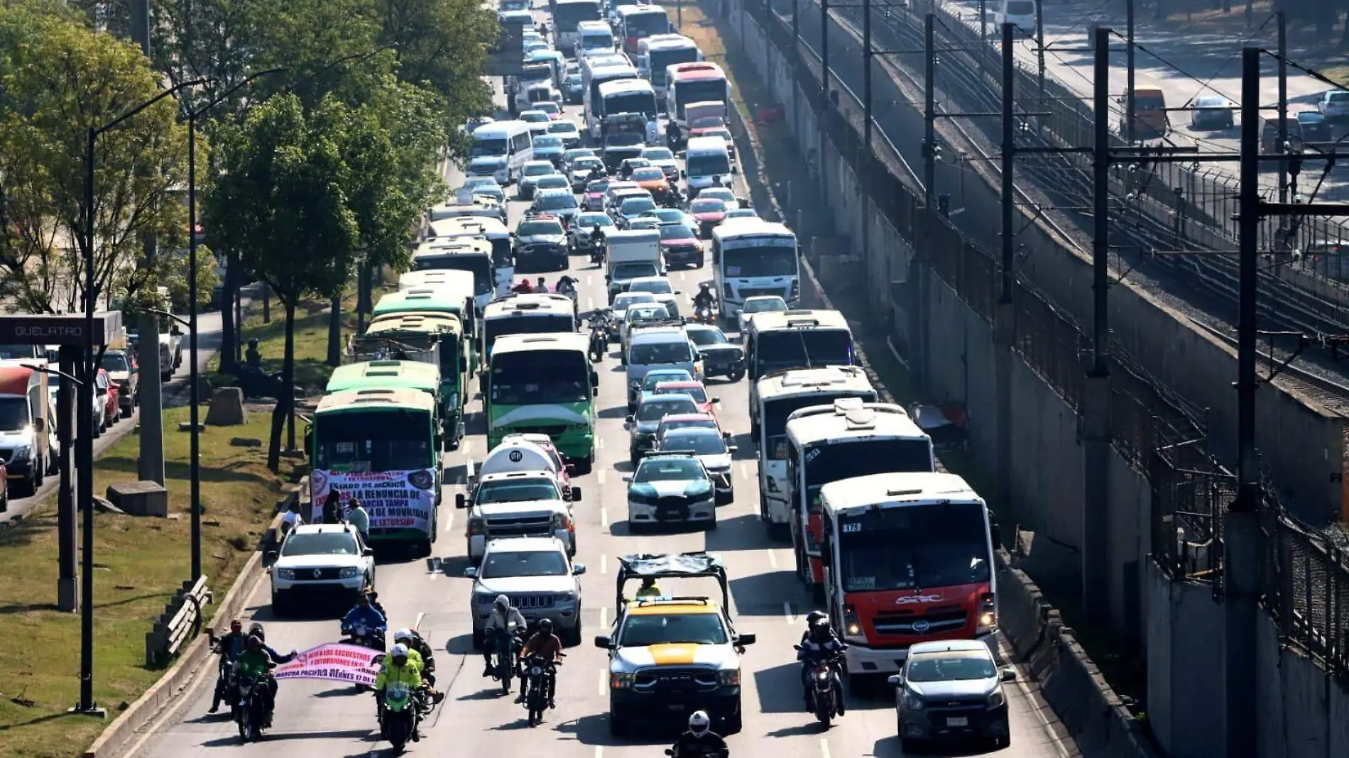 transportistas marcha hacia zocalo DAVID DEOLARTE